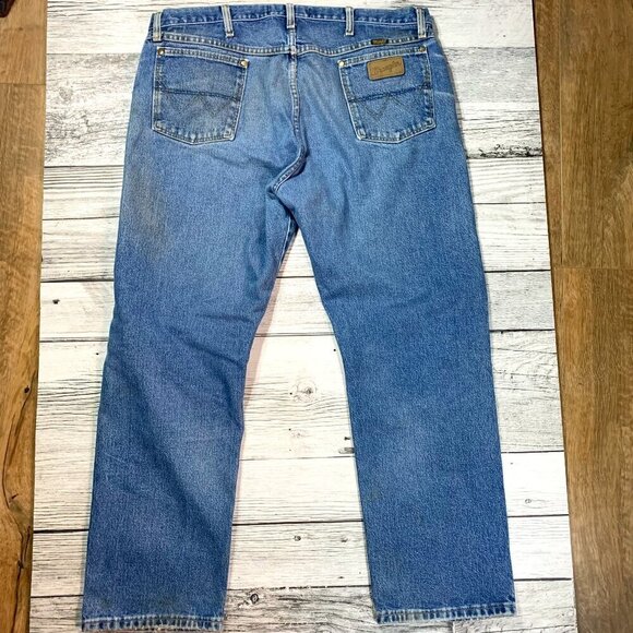 Wrangler George Strait Cowboy Cut Collection Distressed Denim Jeans - Picture 1 of 11